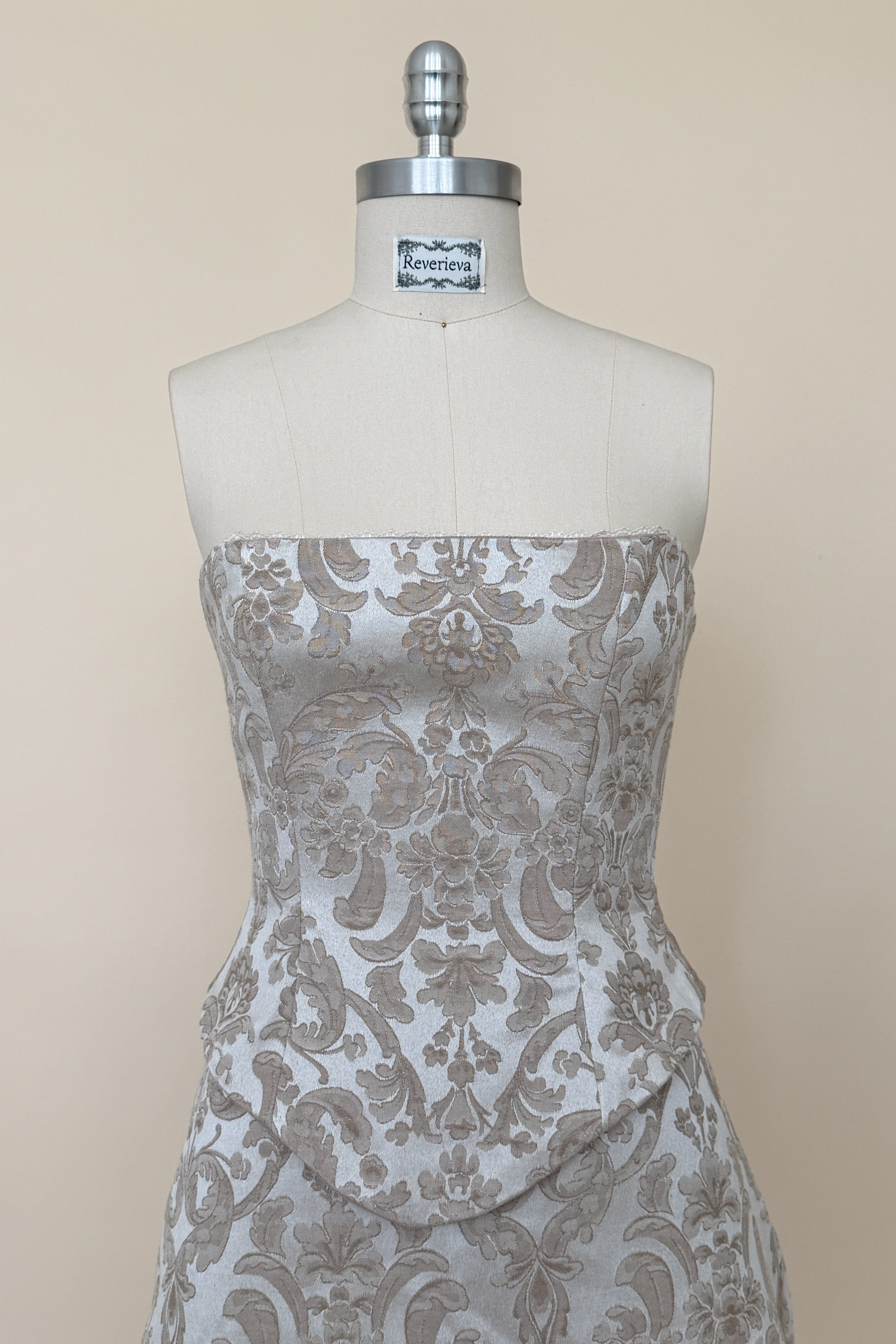 Avaia Corset